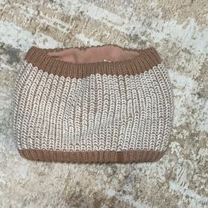 Knit/fleece Infinity Scarf - Cream & Tan